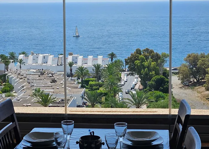 Mirando Al Mar