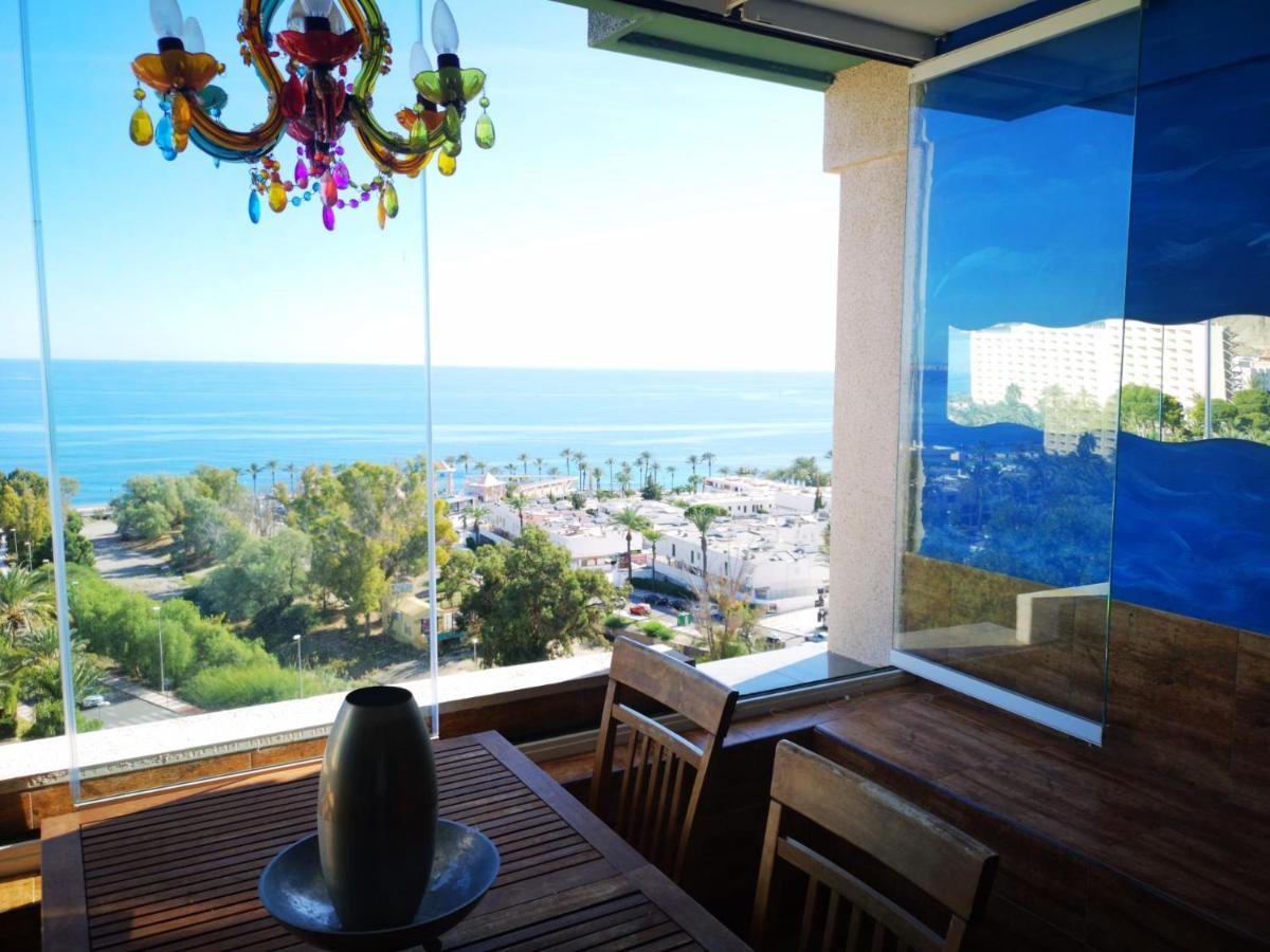 Mirando Al Mar Aguadulce (Almeria)